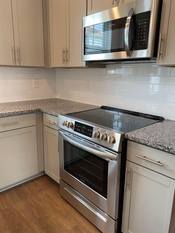 1741 Frodo Way - Photo 7 of 22