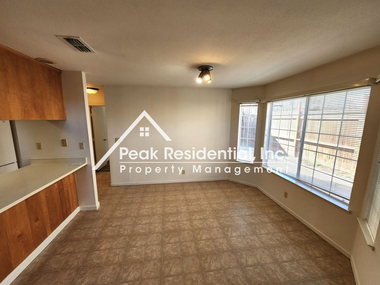 1821 4th St - Photo 5 of 23