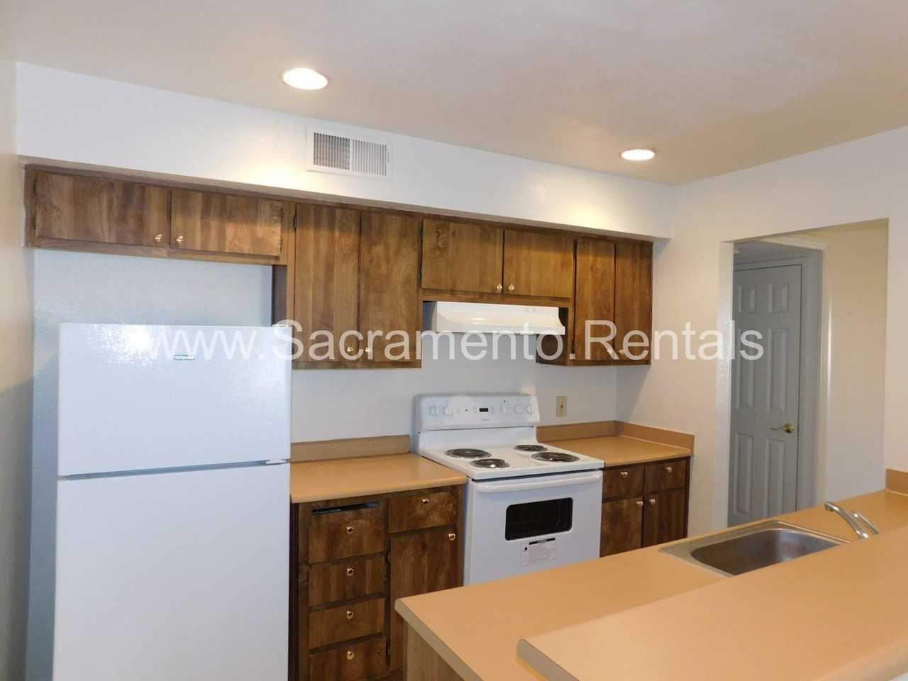 750 Del Verde Cir #2 - Photo 7 of 23
