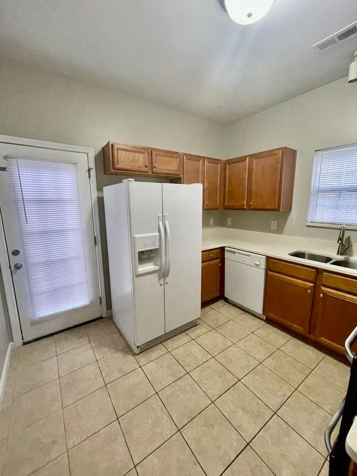 247 Makayla Ct - Photo 6 of 12