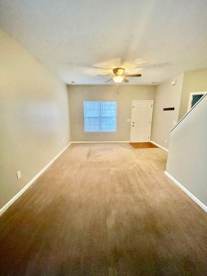 247 Makayla Ct - Photo 3 of 12