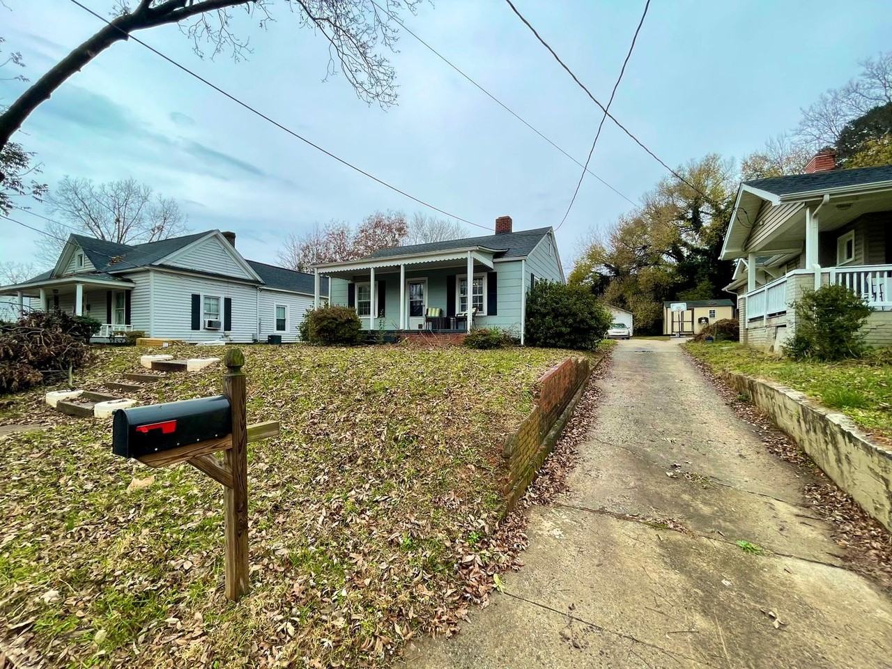 1615 Buffalo St - Photo 3 of 26