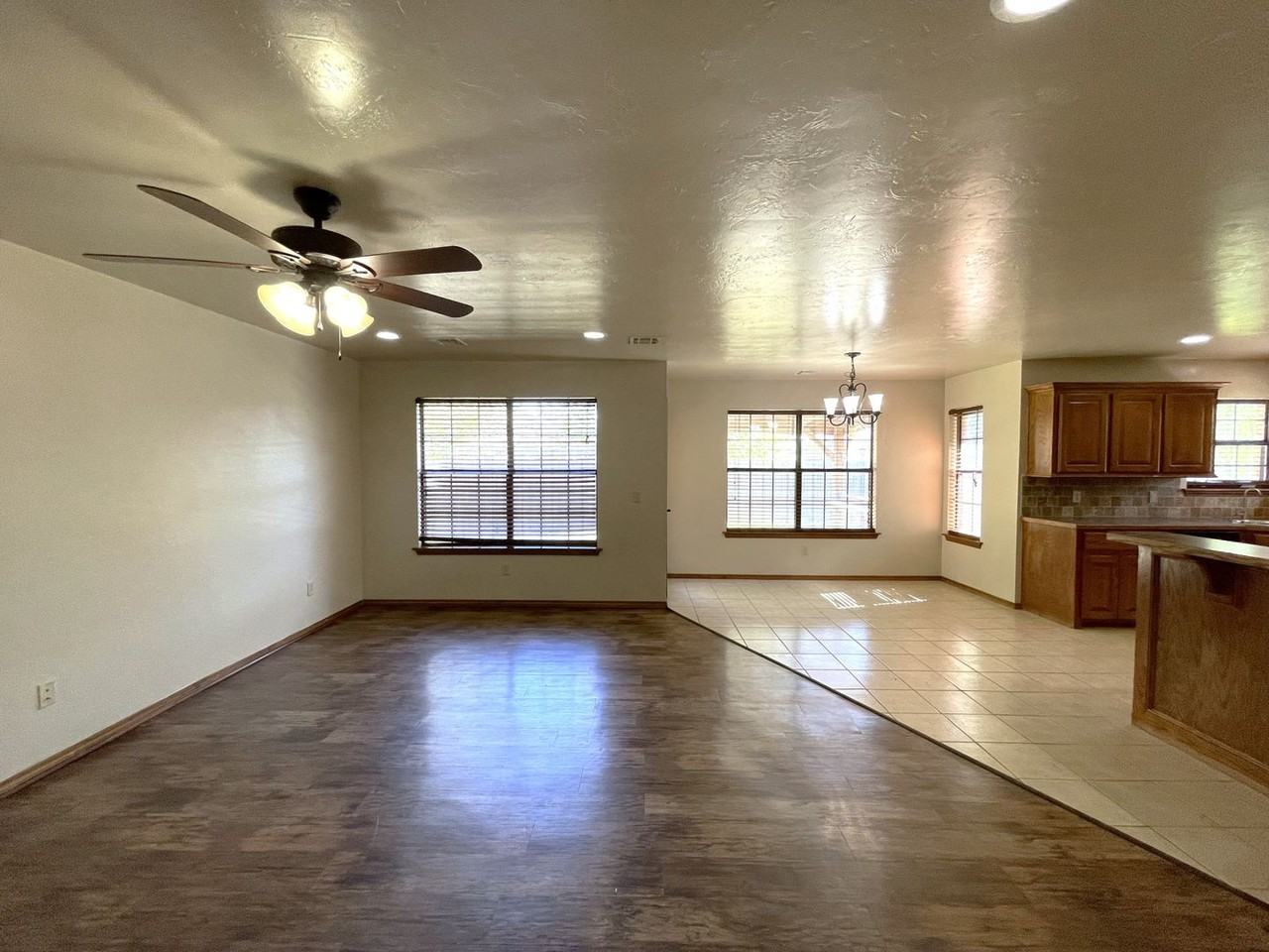 964 Cotswold Ct - Photo 2 of 25