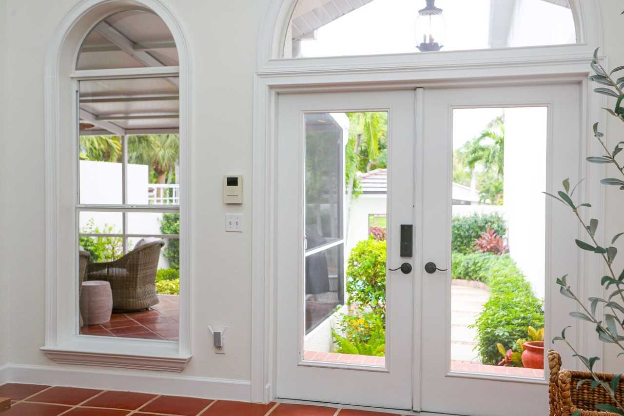 1136 6th St S #5 - Photo 3 of 50