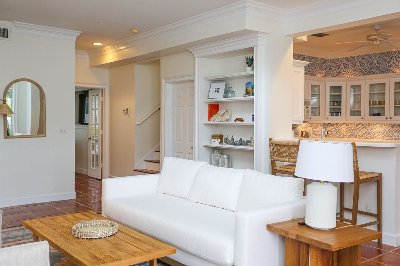 1136 6th St S #5 - Photo 4 of 50