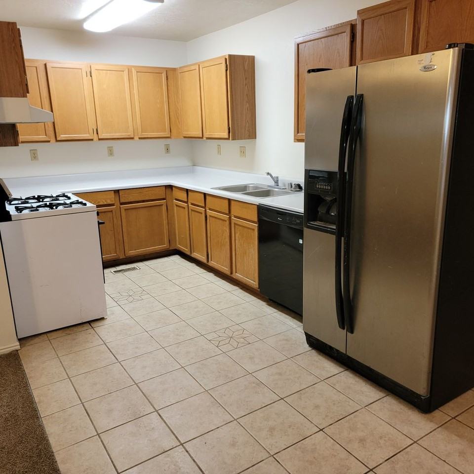 491 E 2015 N - Photo 7 of 14