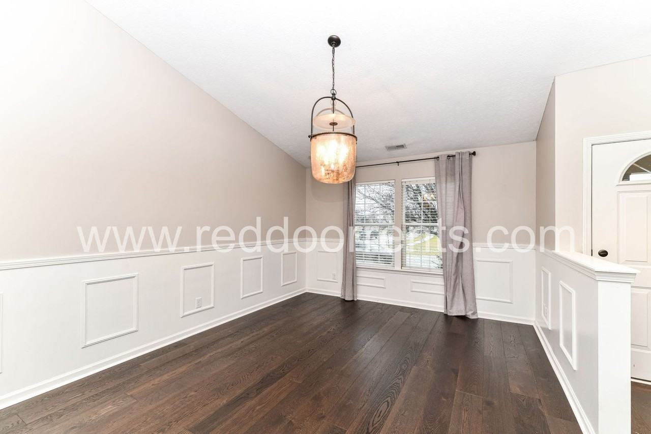 7104 Fields Dr - Photo 3 of 29