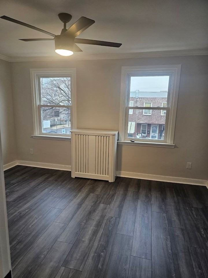 5207 Hawthorne St - Photo 5 of 13