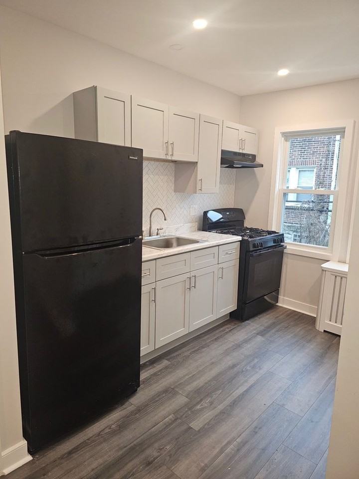 5207 Hawthorne St - Photo 7 of 13