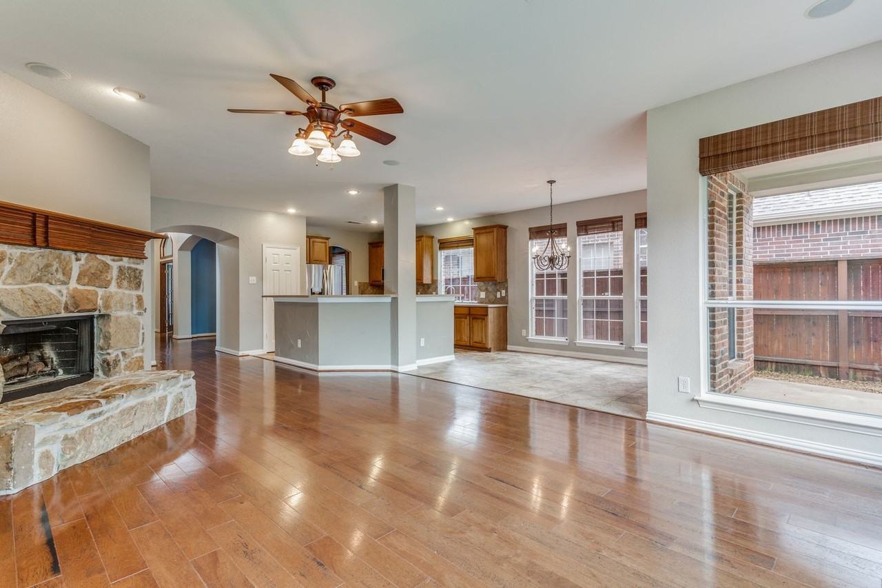 1441 Golf Club Dr - Photo 2 of 50