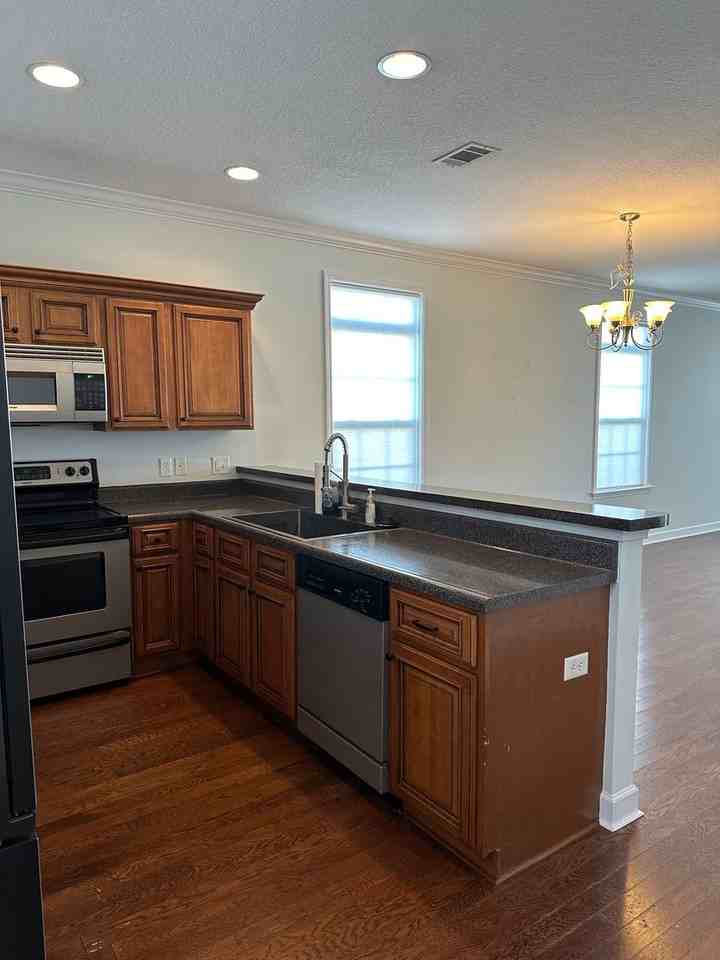 501 Forsyth Dr - Photo 5 of 22