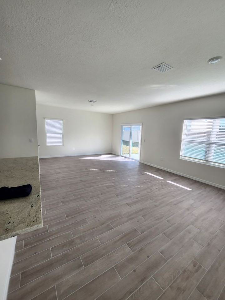 5149 Sw 48th Ln - Photo 4 of 18