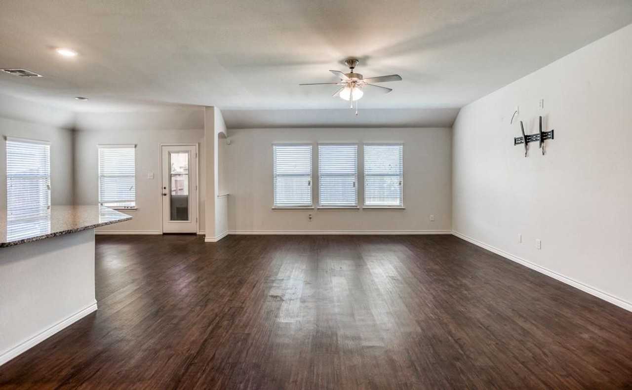 3204 Brazos Dr - Photo 3 of 21
