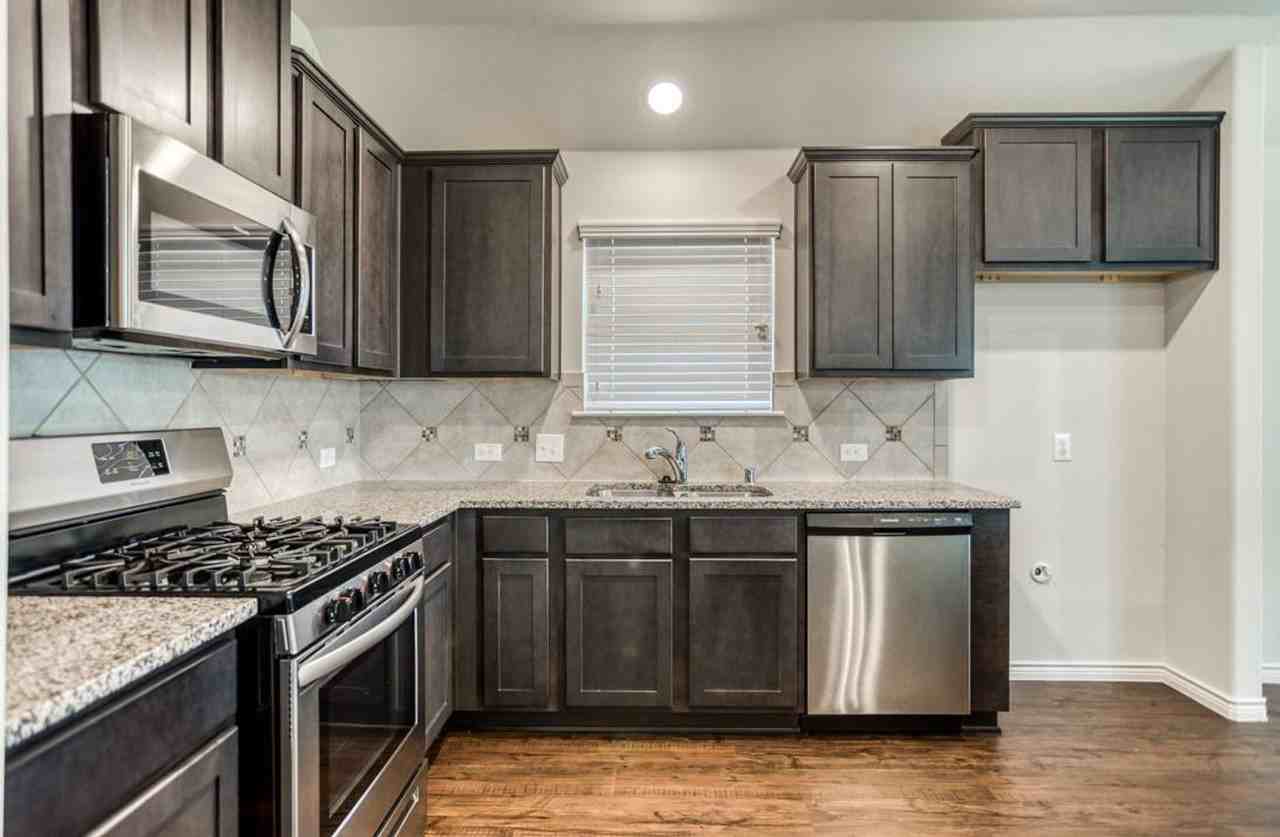 3204 Brazos Dr - Photo 5 of 21