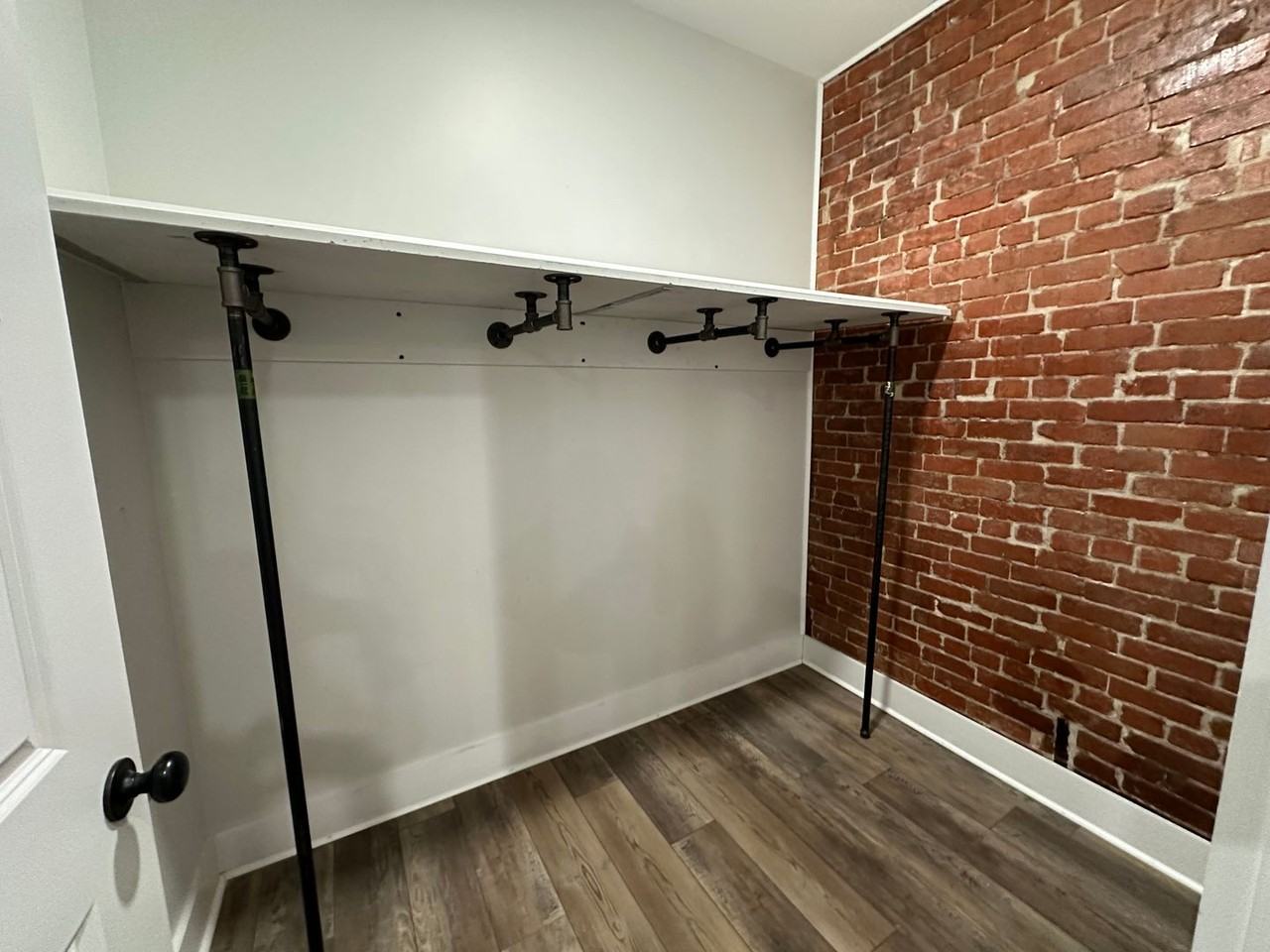 109 W Main St - Photo 2 of 10