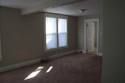 308 SE 4th St - Photo 2 of 12