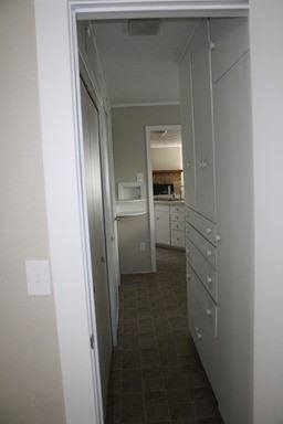 308 SE 4th St - Photo 3 of 12