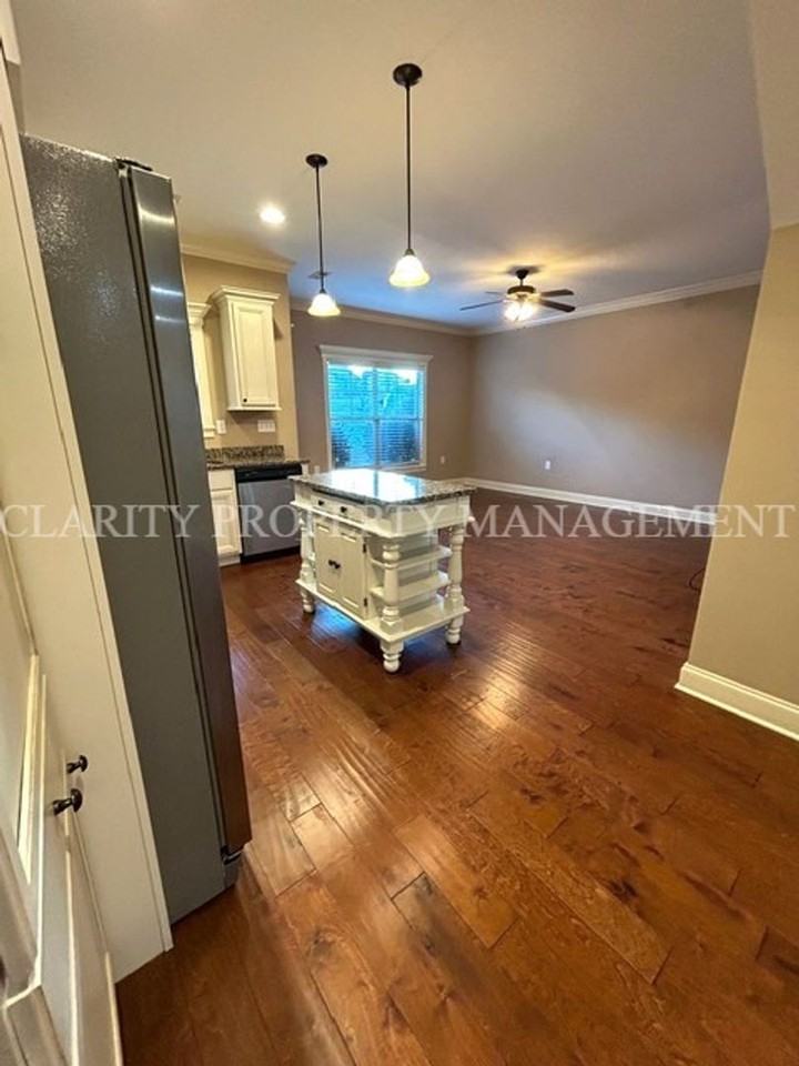 109 Belle Chase Way Ne - Photo 5 of 24