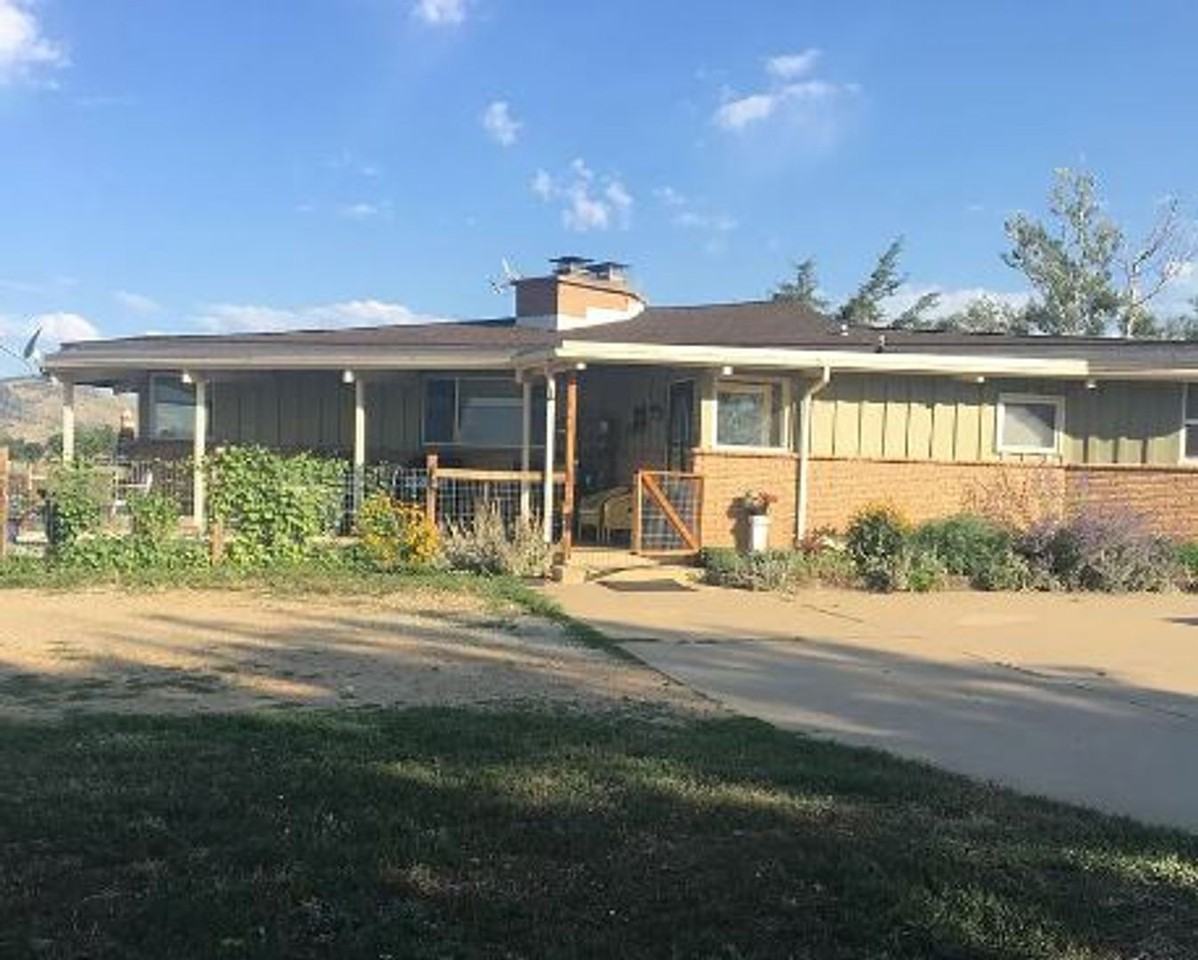 10639 N 65th St - Photo 2 of 8