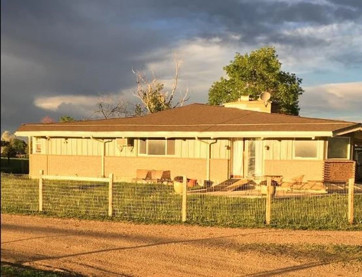 10639 N 65th St - Photo 3 of 8