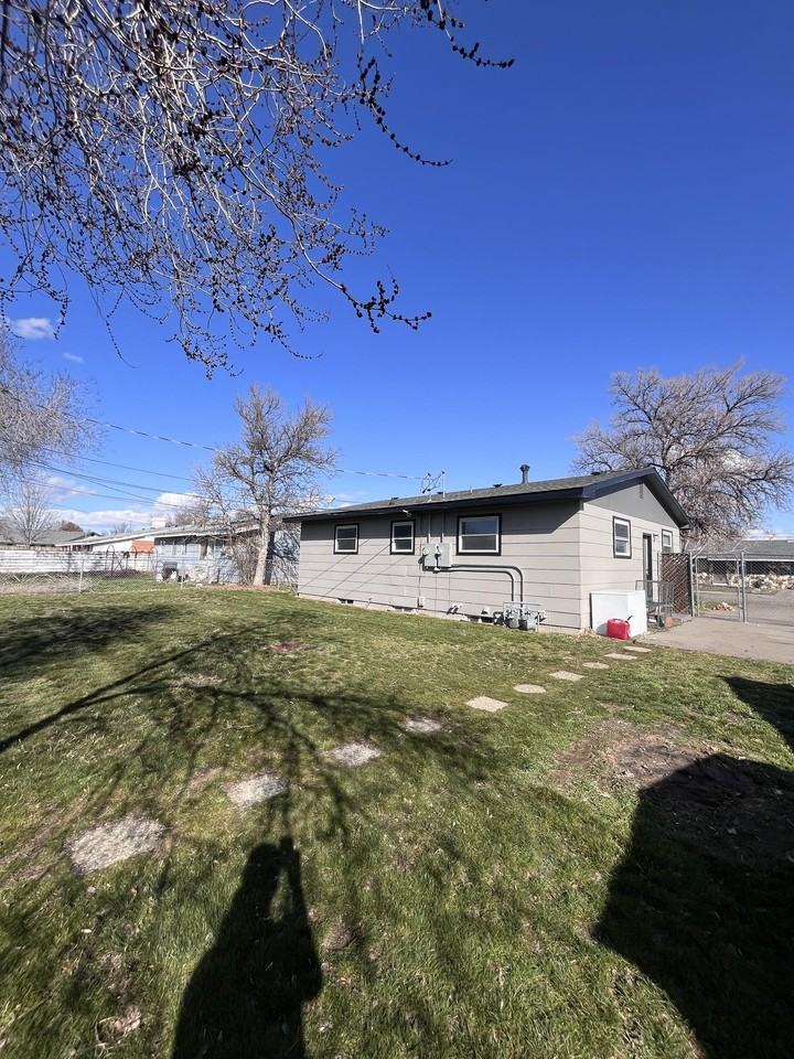 1305 Elm St #A - Photo 4 of 19