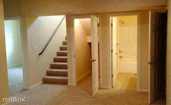 13697 Karen St - Photo 3 of 9