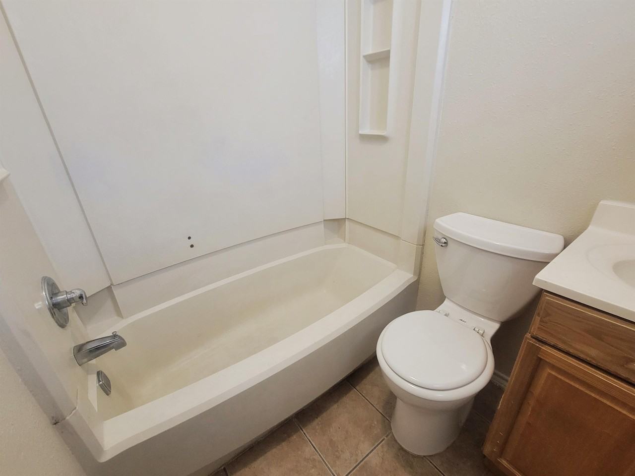 5103 Avenue Q 1/2 #2 - Photo 3 of 11