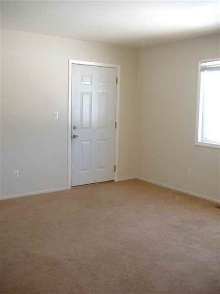 MapleCrest Duplexes - Photo 2 of 12