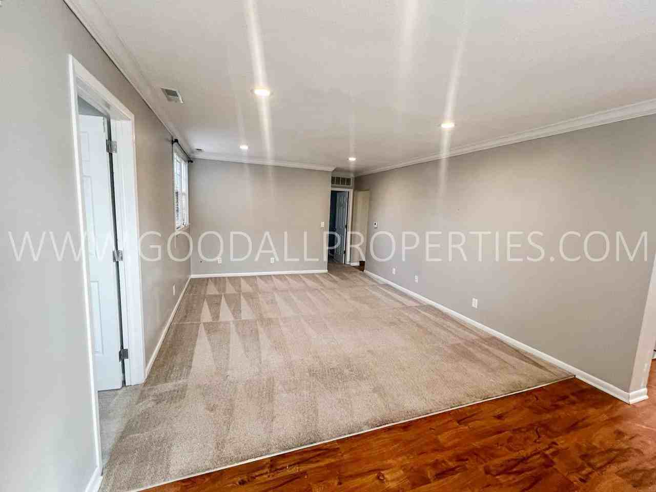 1645 Nw 81st St - Photo 3 of 11