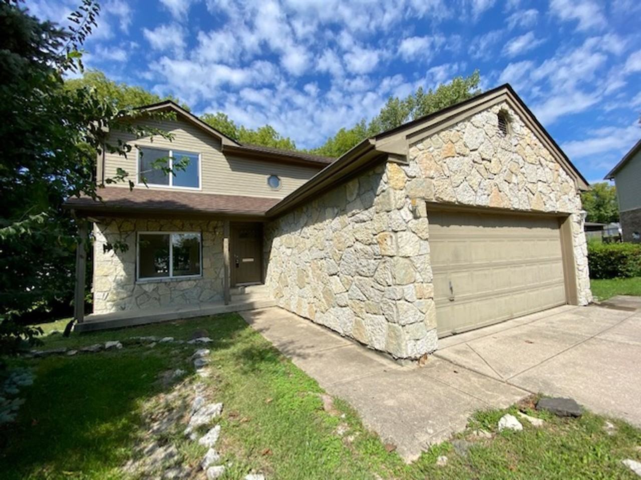 6879 Oak Lake Dr - Photo 3 of 45