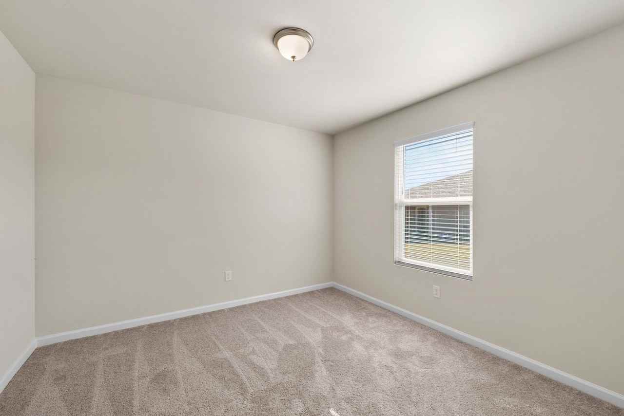 511 Whispering Creek Ave - Photo 3 of 34