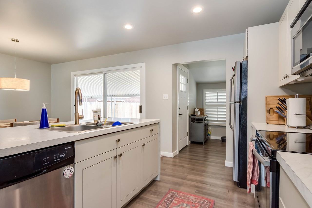 1130 N Sonata St - Photo 2 of 26