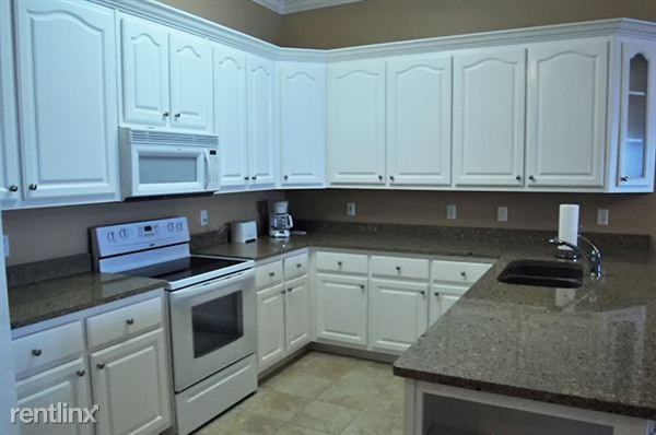 Bay Pointe Condominiums - Photo 3 of 12