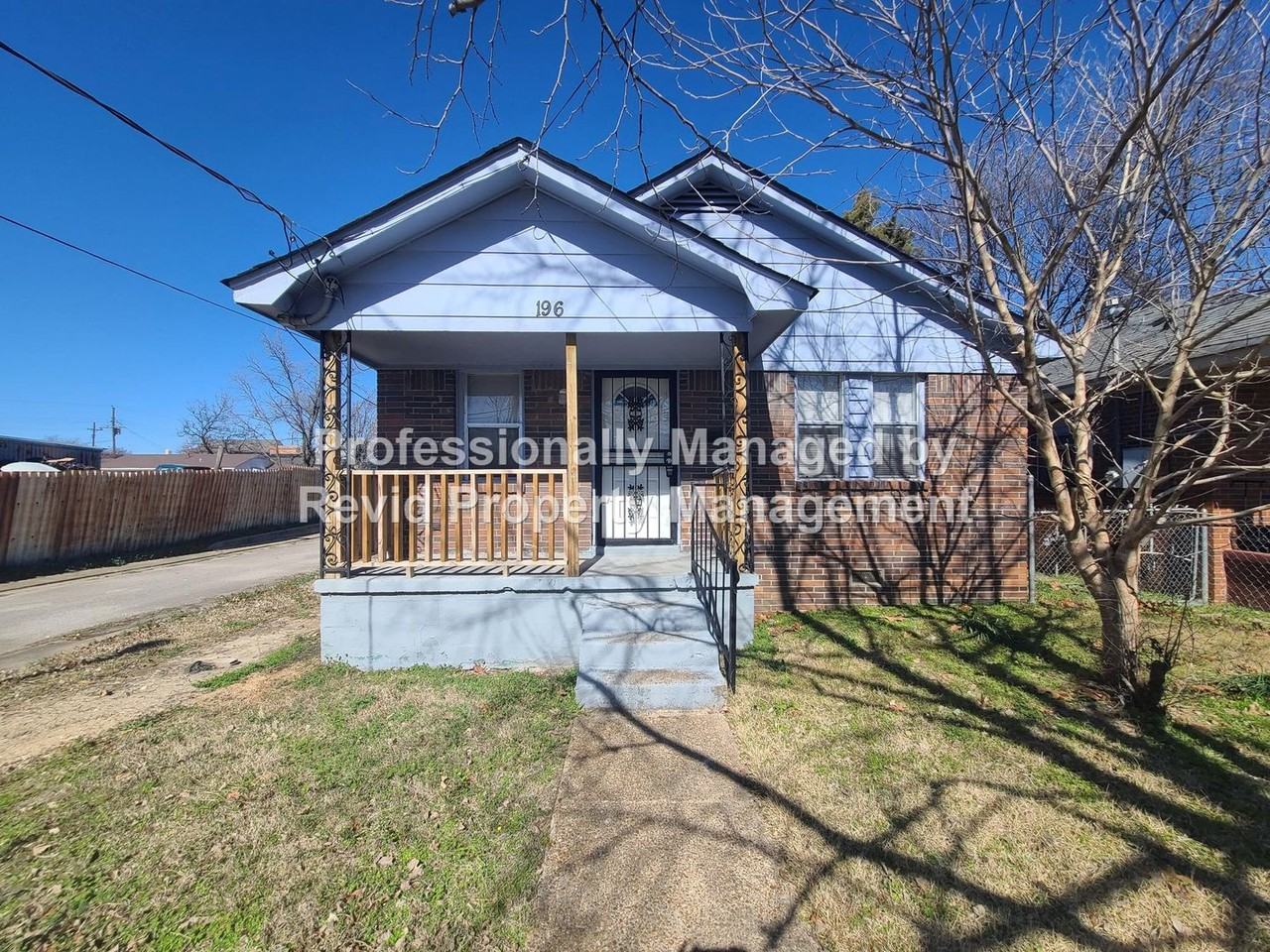 196 Saffarans Ave - Photo 3 of 28