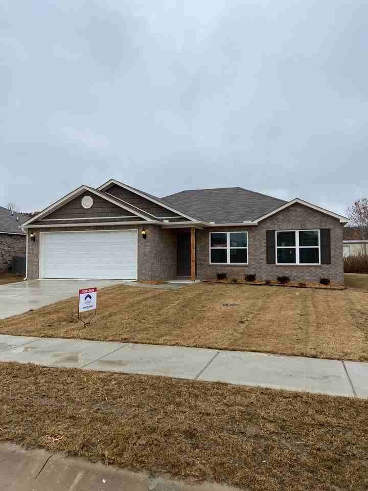 1740 Ryder St - Photo 3 of 19