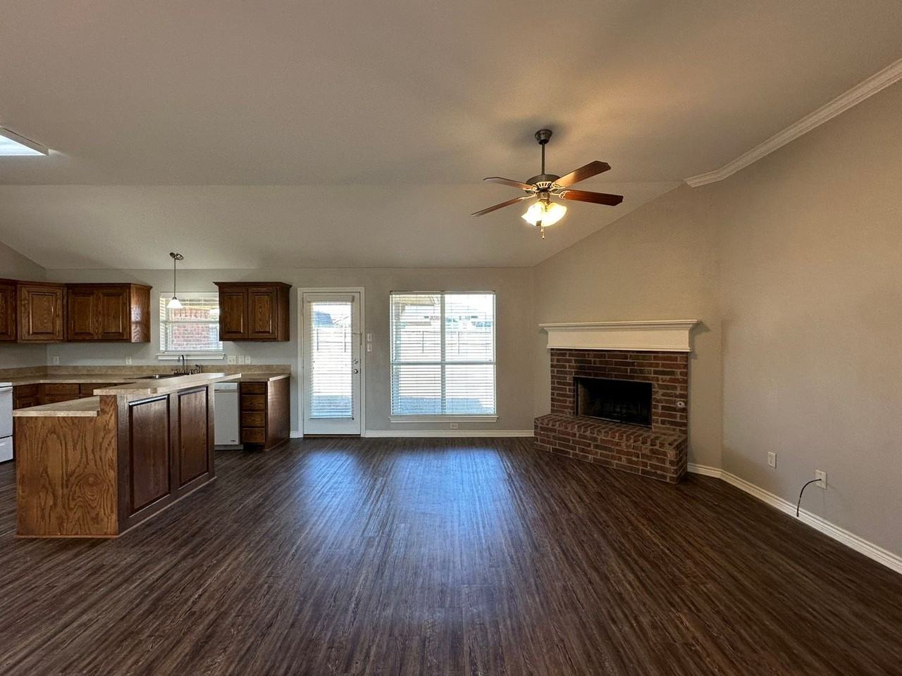 11204 Meadows Dr - Photo 2 of 23