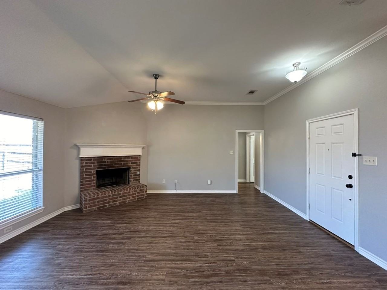 11204 Meadows Dr - Photo 3 of 23