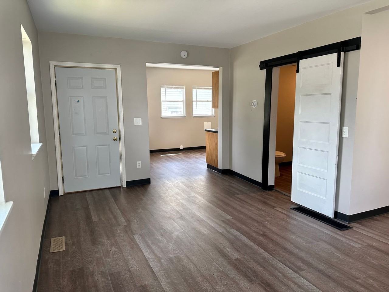 1212 8th St Nw - Photo 2 of 26