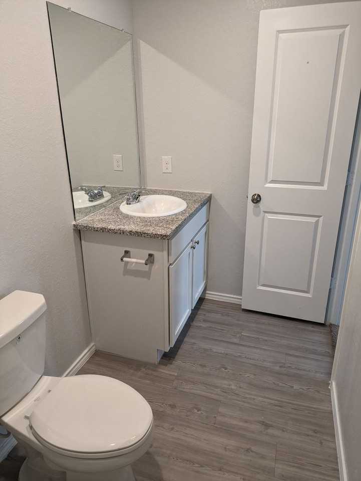 5726 Mountain Pt - Photo 7 of 10