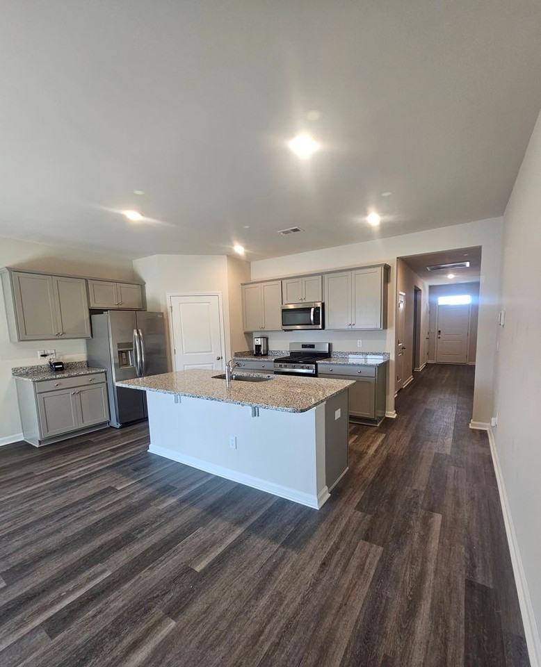 143 Honey Jar Way - Photo 3 of 28