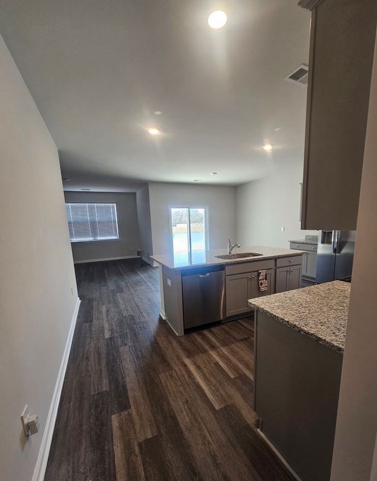 143 Honey Jar Way - Photo 7 of 28