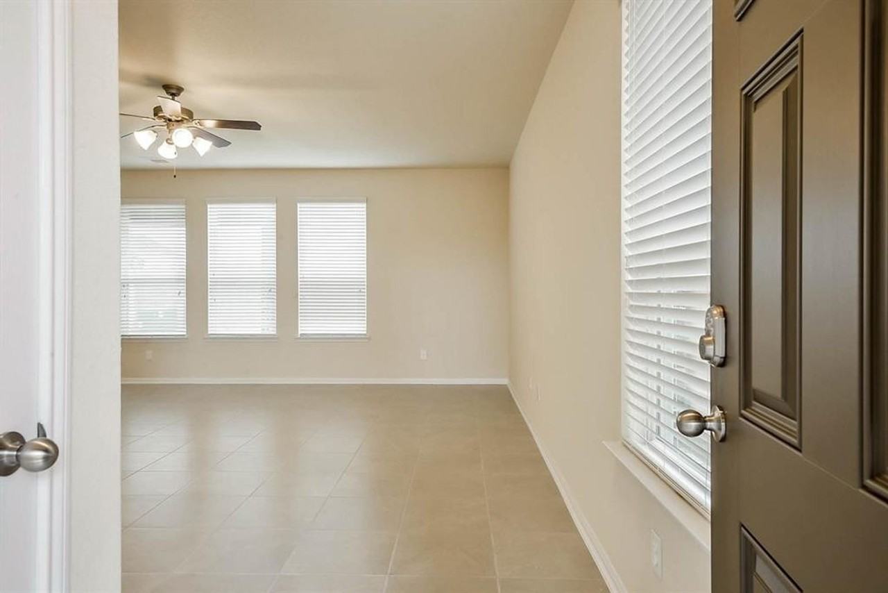 4211 Fair Country Ln - Photo 2 of 29