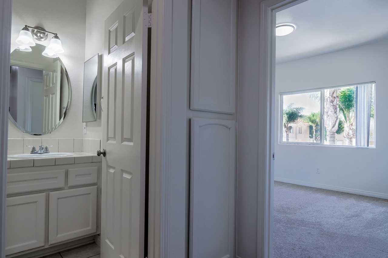 242 Kennedy St #12 - Photo 5 of 14