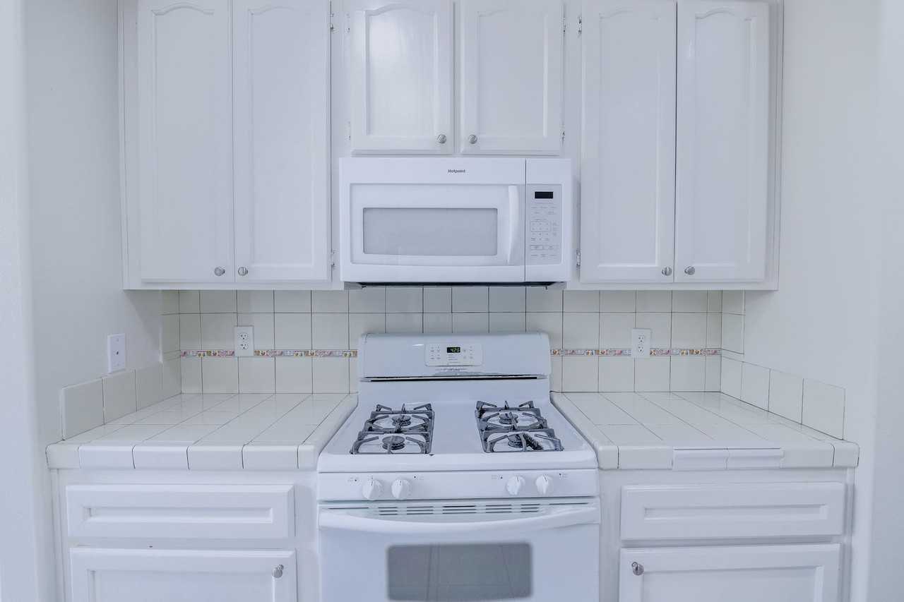 242 Kennedy St #12 - Photo 2 of 14