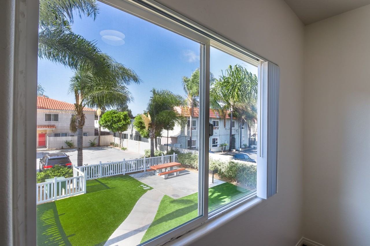 242 Kennedy St #12 - Photo 6 of 14