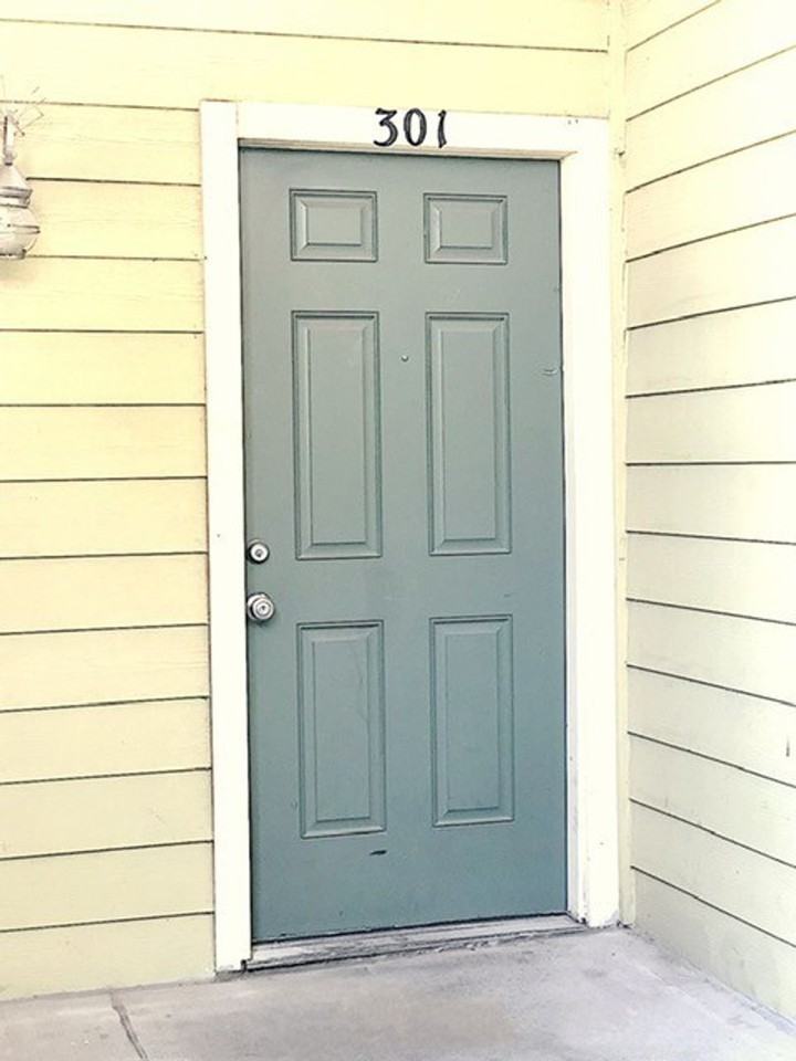 808 West 29th Street - Photo 2 of 24