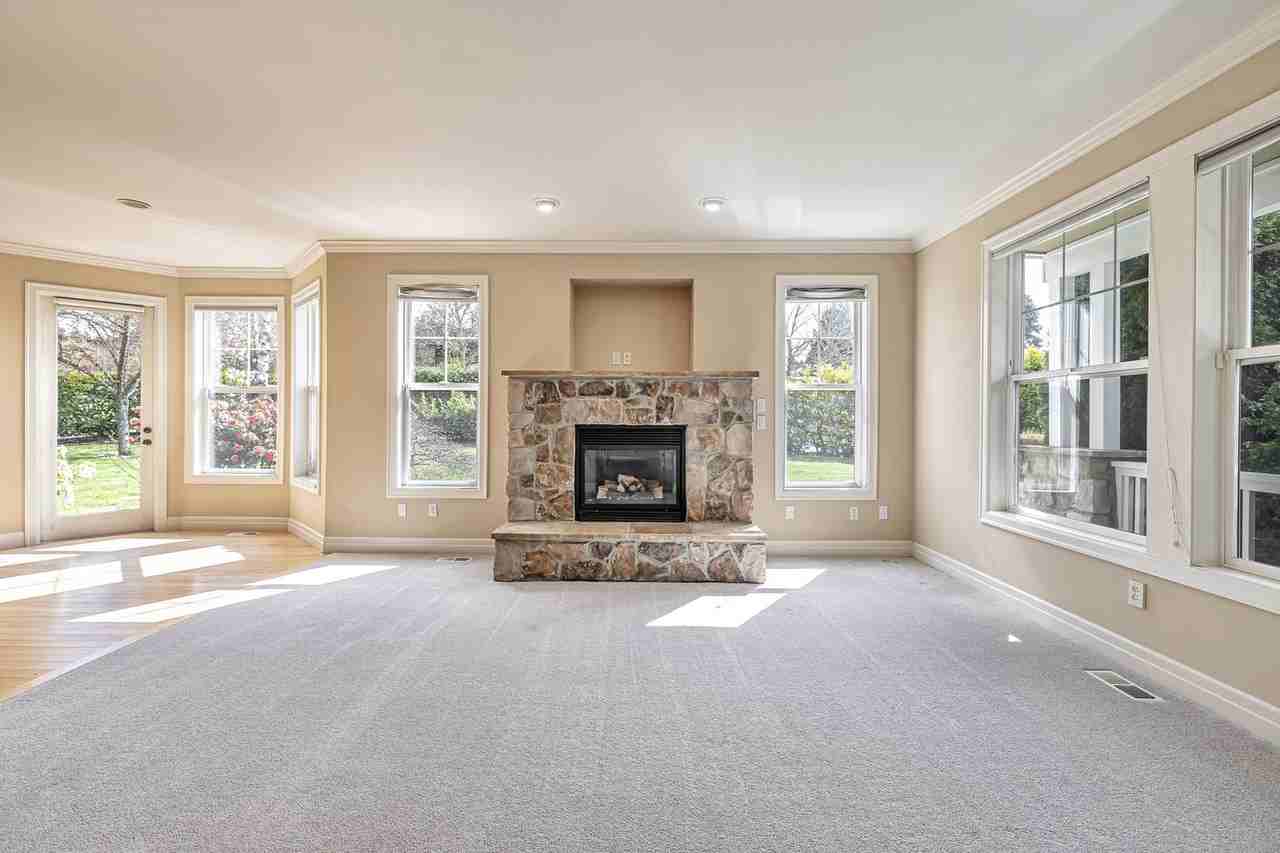 704 16th Ave W - Photo 3 of 30