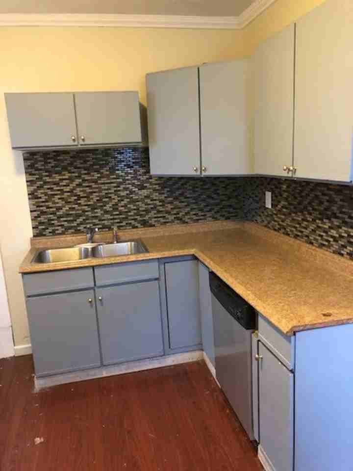 408 E Smith St - Photo 3 of 7