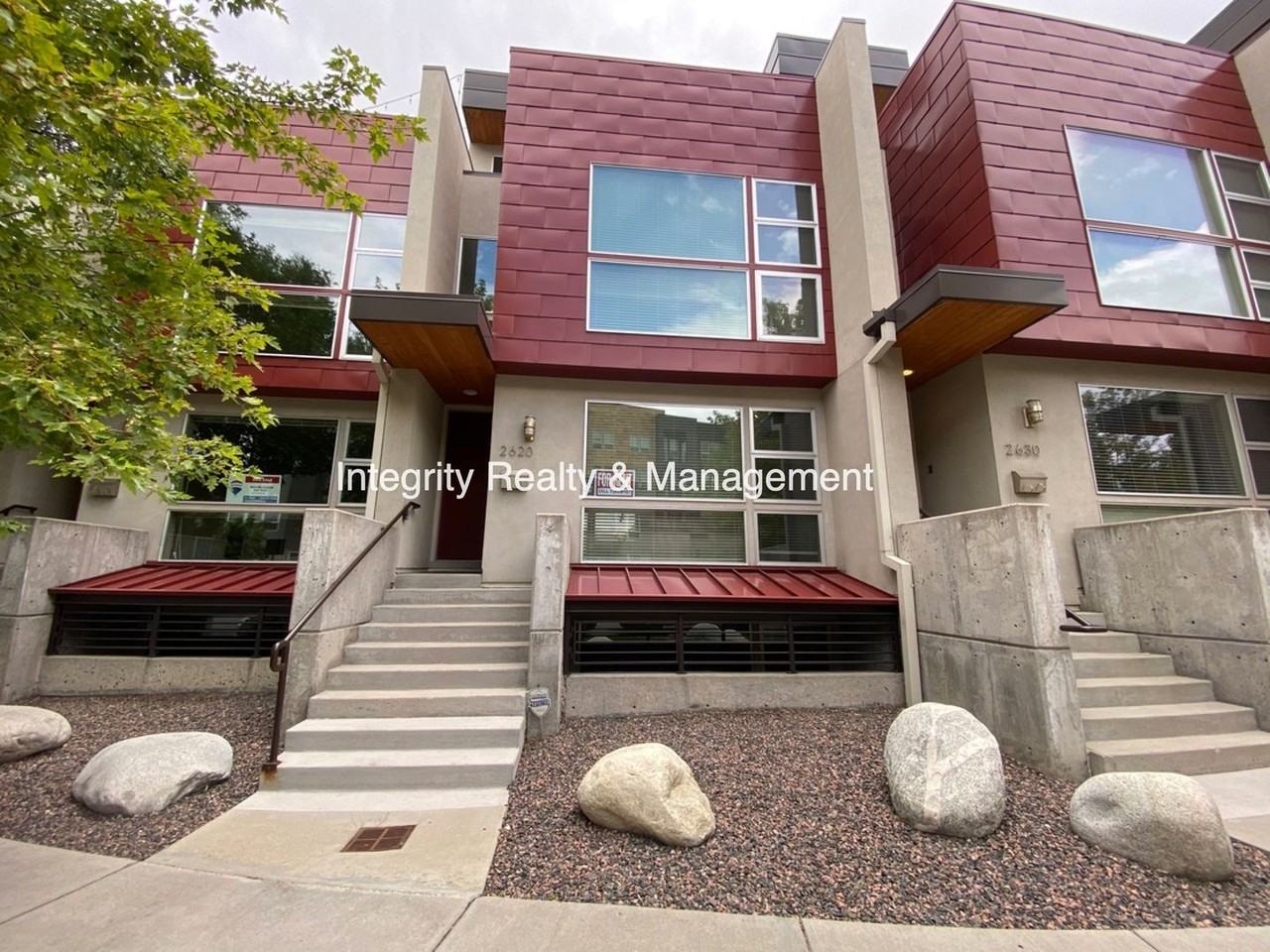 2620 Front View Cres