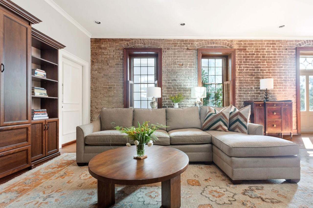 184 East Bay Street - Photo 5 of 33